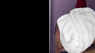 Essa Safada Diz Que O Novinho Tem Uma Pegada Melhor Que O Próprio Namorado