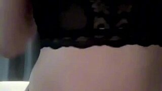 Horny british slut solo�play