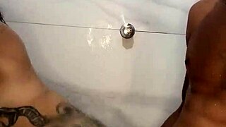 Foda No Banheiro Com Morena Rabuda Termina Com Leite Na Cara