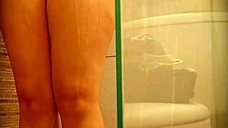 Promotora De Eventos Española Milet Depilándose El Coño Cámara Espía Real