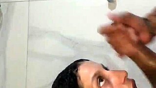 Foda No Banheiro Com Morena Rabuda Termina Com Leite Na Cara