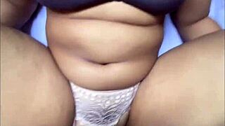 Hot Desi Model Performs Viral Bedroom Acts