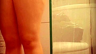 Promotora De Eventos Española Milet Depilándose El Coño Cámara Espía Real