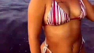 amateur solo sexy body girl posing in natural light