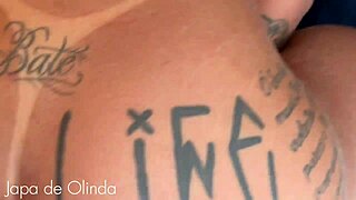 Meu marido n�o aguentou me ver se masturbando na frente dele socou gostoso no meu cuzinho