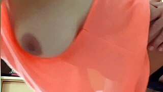 Chica Deportista Calienta Y Saca Leche A Su Vecino Después Del Gym