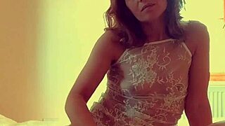hot british milf lilithalgol squirting pussy masturbation