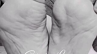 Raw Amateur Bare Feet Fetish