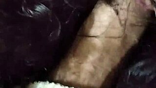 la divina starts sucking cock casually