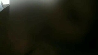 cette chienne ne pense qu'a me sucer en se réveillant