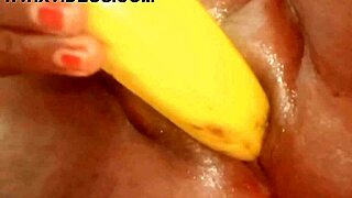 desi bhabhi went to the bathroom and got fucked on the pretext of taking a bath 😏