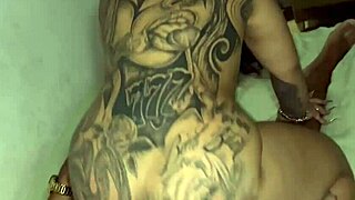 assisti meu amigo comendo minha namorada e sua enteada pela primeira vez