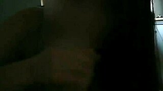 cette chienne ne pense qu'a me sucer en se réveillant