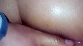 Un Anal Con Los Dedos. Intriguing Close-Up In Dorm Room.