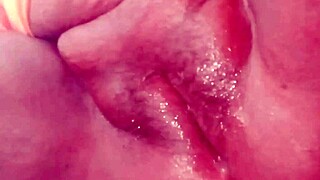 desi bhabhi went to the bathroom and got fucked on the pretext of taking a bath 😏