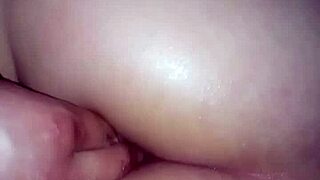 Un Anal Con Los Dedos. Intriguing Close-Up In Dorm Room.