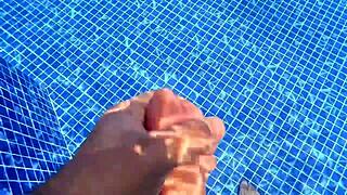 caught stranger with huge ass in pool and fucked her pussy hard 😈