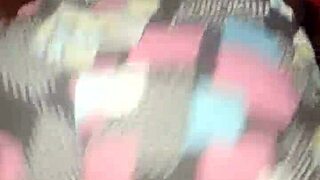 Shaking that ass in threesome anal fuck!