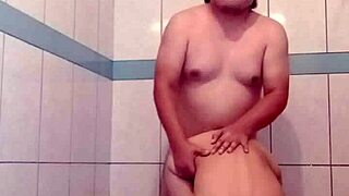 my boyfriend arrives tired, i give wet milky bath then he fucks me