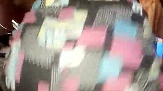 Shaking that ass in threesome anal fuck!