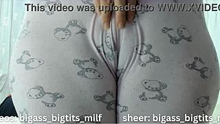 Camel toe camel toe 😏 juicy spreading and squirting solo