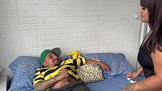 Grande BBW fode com anão pirocudo!