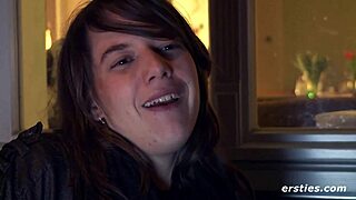 R�si Intimately Touches Her Shaved Pussy