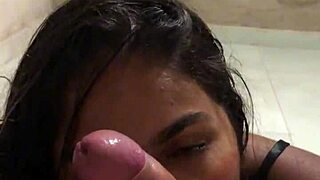 fui jogar videogame ele nao se aguentou de tesao me chupou e gozou gostoso