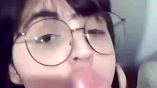 novinha safada doing oral sex