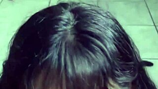 Novinha safada dělá orál