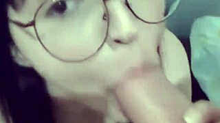 novinha safada doing oral sex