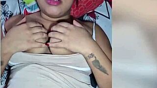 Mi novia vestida lista para irse al trabajo de puta en un night club pero antes me la follo