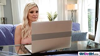 i'm dirty talking to gf while neighbor licks pussy