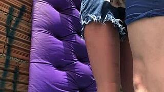 comendo o cuzinho da casada na favela com sex toy bem fundo