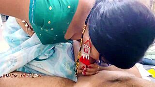 गुजराती कोमल भाभी की गांड़ मारते हुए चिल्ला रही है 😈🍑💦 sloppy asian anal wife deepthroat