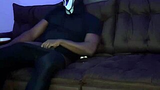 Asian babe reenacts classic Hollywood scene slurping huge black cock outdoors