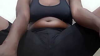 Bored Big Clit Milf Teases Huge Juicy Pussy to Orgasm