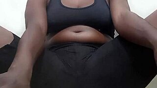 Bored Big Clit Milf Teases Huge Juicy Pussy to Orgasm