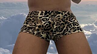 i filmed myself dancin sexy n touchin my curvy body all hot n bothered