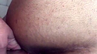 बड़ी चूचियों वाली एशियन की गांड बाहर खुले में चुदाई एशियन चाटने की दीवानगी