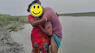 bangladeshi bowdi bends for boyfriend's doggystyle in open field!