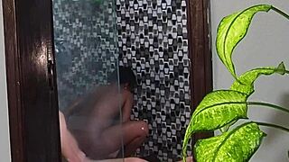 Desi girlfriend moans as indian cock pounds her wet pussy romantically