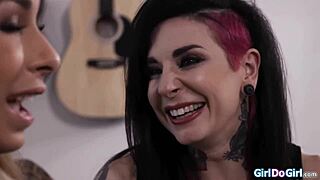 joanna angel craves licking her gf shaved pussy right now