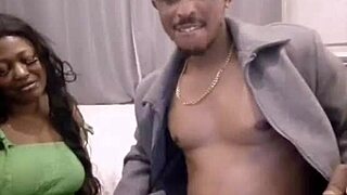 Nigarchrist update 1414: Petal's shaved pussy reveal?