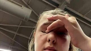 chubby teen fingers fat pussy hardcore during public outdoor workout