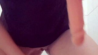 I fuck big dildo in huge pussy till squirt