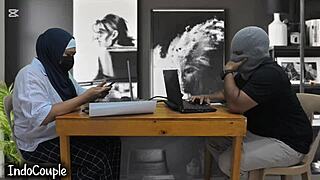 Cam catches real orgasm during steamy home office break