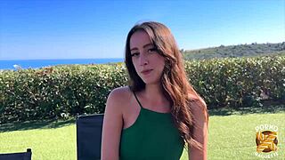 hellolimoon stunner seeks two cocks to fill her perfectly! 🍆🍆😍