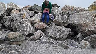 whoa fat milf hikes skirt outdoors pissing and flashing hairy pussy