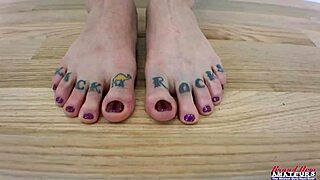 hey brunette tattooed kali ryder want to see her suck cock and swallow cumshot??